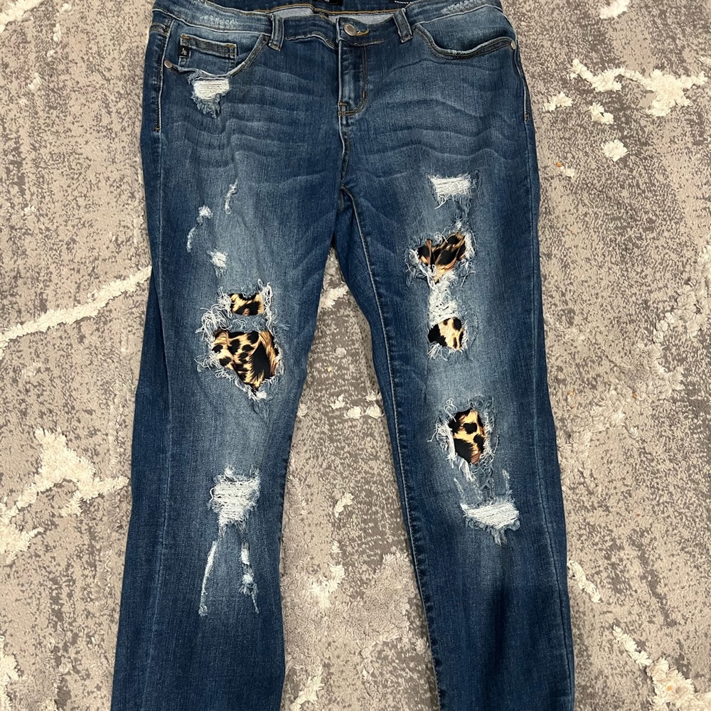 Judy blue jean with leopard size 31